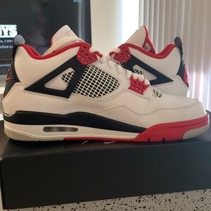 Jordan 4 Retro Fire Red sz 11